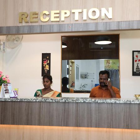 Hotel Rk - Temple Stay Танджавур Экстерьер фото