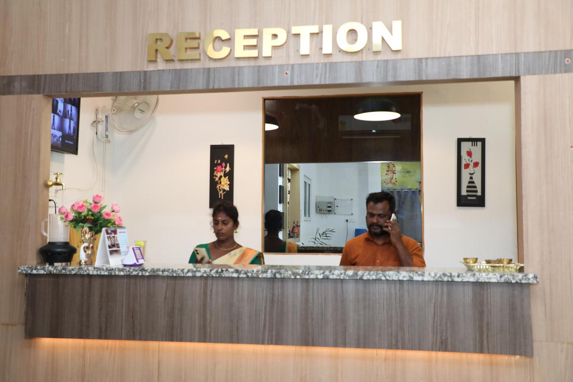 Hotel Rk - Temple Stay Танджавур Экстерьер фото